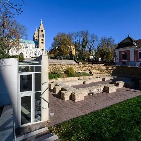 Apartmán Center Apaca Pětikostelí