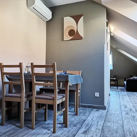Apartmán Center Apaca Pětikostelí
